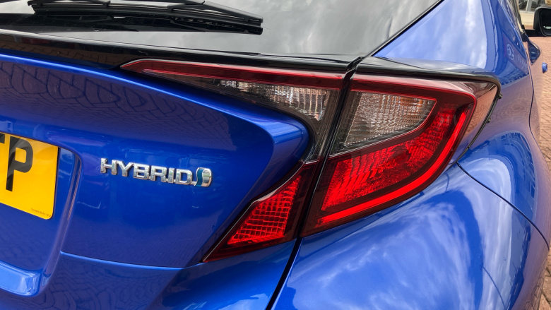 Toyota C-HR 1.8 Hybrid Design 5dr CVT Hybrid Hatchback